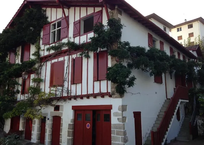 Apartament T2 A Socoa : Plage A Pied, Commerces A Proximite ! - Fr-1-239-508 Urrugne